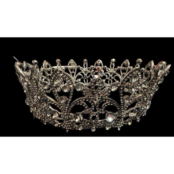 Elegant 20 Point Glass Crystals & Silver Crown 5.5” W x 2” H, Quality main image 5